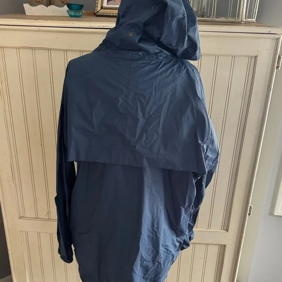 Lacoste Men’s Windbreaker Hooded Jacket - Picture 6 of 9